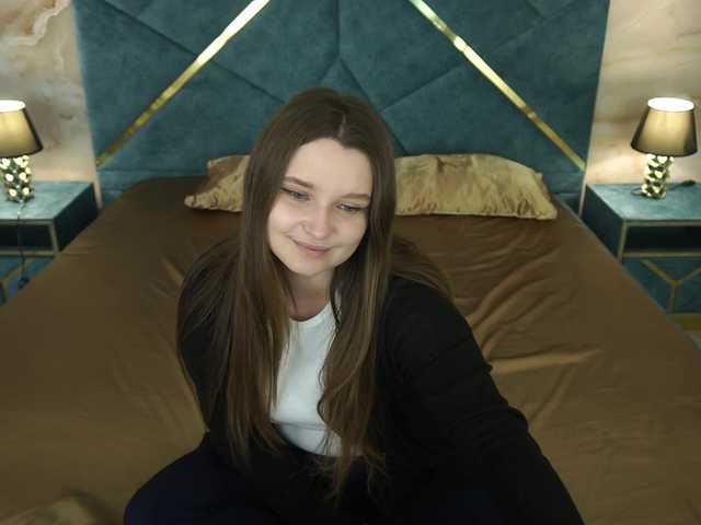 MagikPeachh live cam on BongaCams