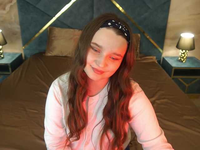MagikPeachh live cam on BongaCams