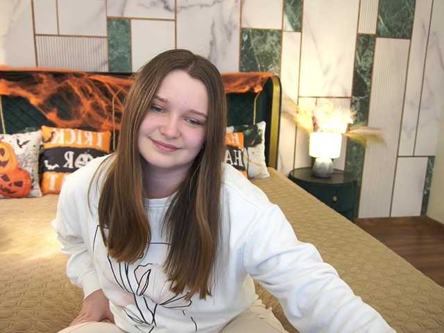 MagikPeachh live cam on BongaCams