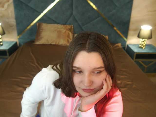 MagikPeachh live cam on BongaCams