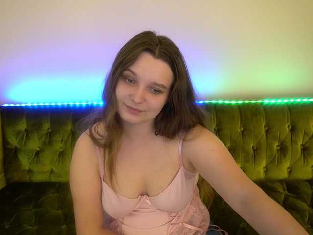 MagikPeachh live cam on BongaCams