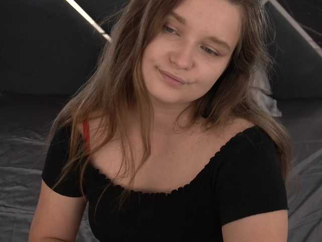MagikPeachh live cam on BongaCams
