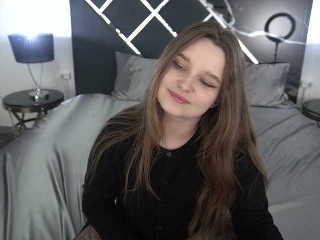 MagikPeachh live cam preview