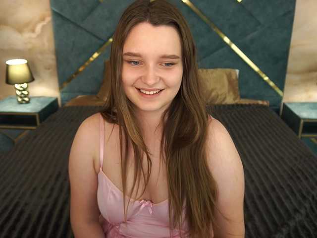 MagikPeachh live cam on BongaCams