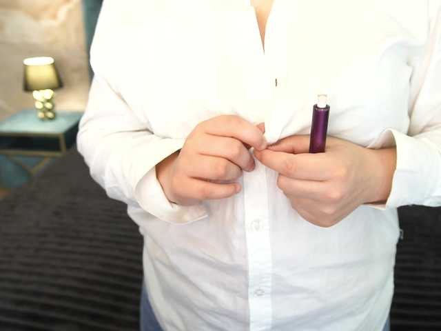 MagikPeachh live cam on BongaCams