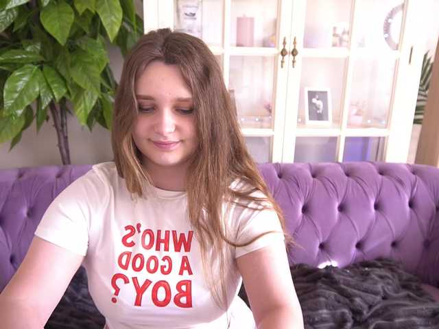MagikPeachh live cam on BongaCams