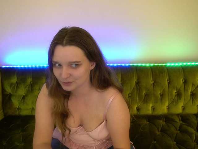 MagikPeachh live cam on BongaCams