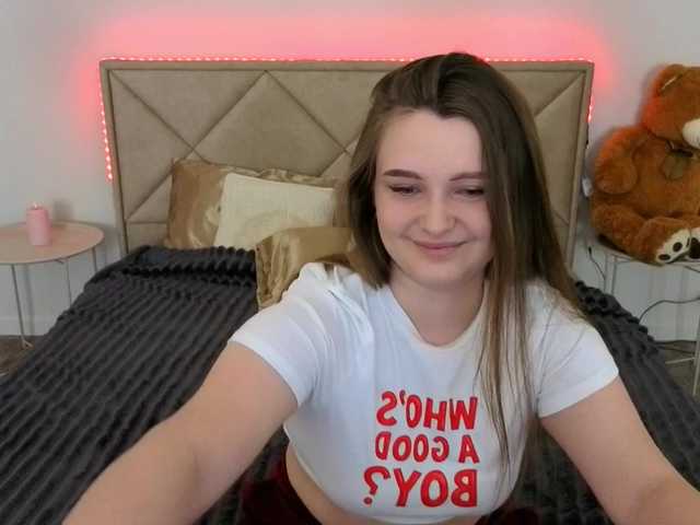 MagikPeachh's BongaCams show and profile