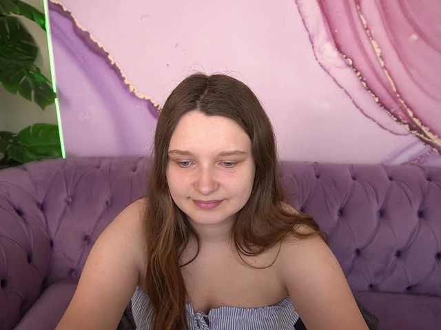 MagikPeachh live webcam show