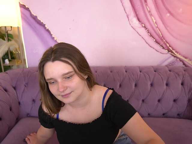 MagikPeachh live cam