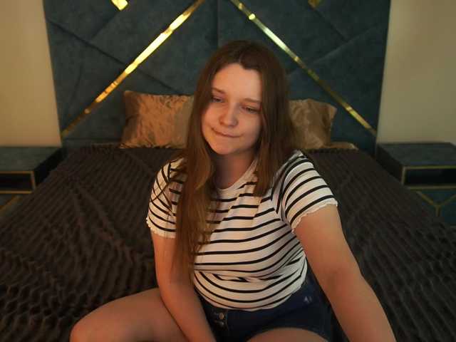 MagikPeachh live cam on BongaCams