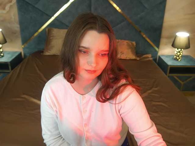 MagikPeachh live cam on BongaCams