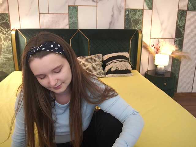 MagikPeachh live cam on BongaCams