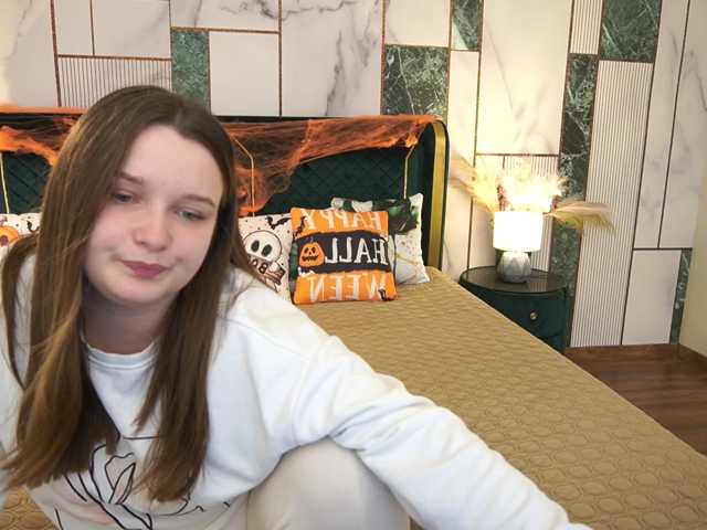 MagikPeachh live cam on BongaCams