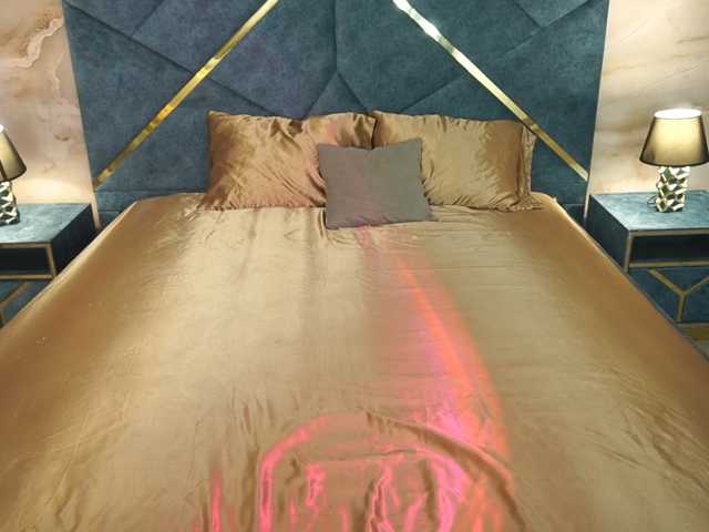 MagikPeachh live cam on BongaCams