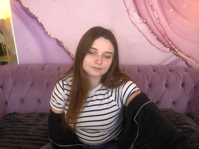 MagikPeachh, live now on BongaCams