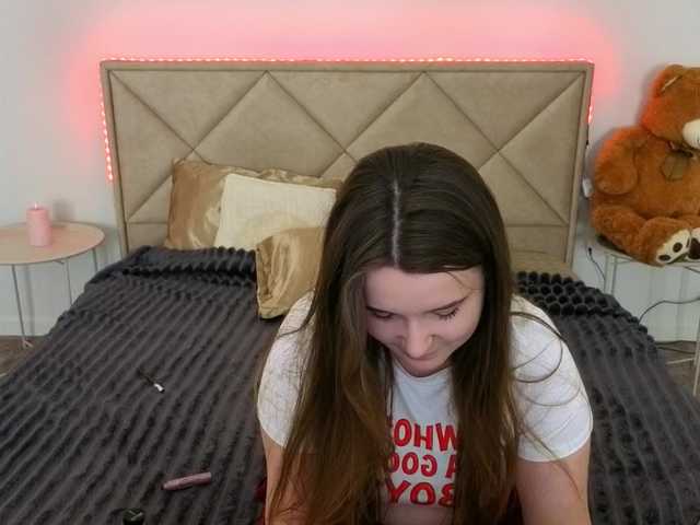 MagikPeachh's BongaCams show and profile