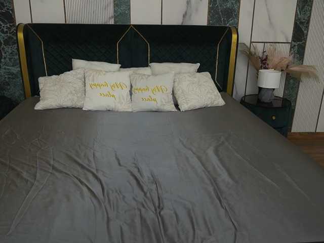 MagikPeachh live cam on BongaCams