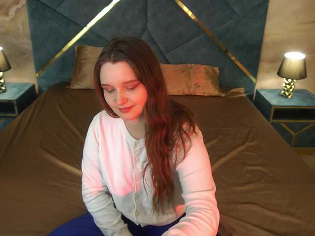MagikPeachh live cam on BongaCams