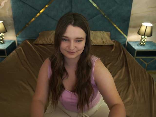 MagikPeachh live cam on BongaCams