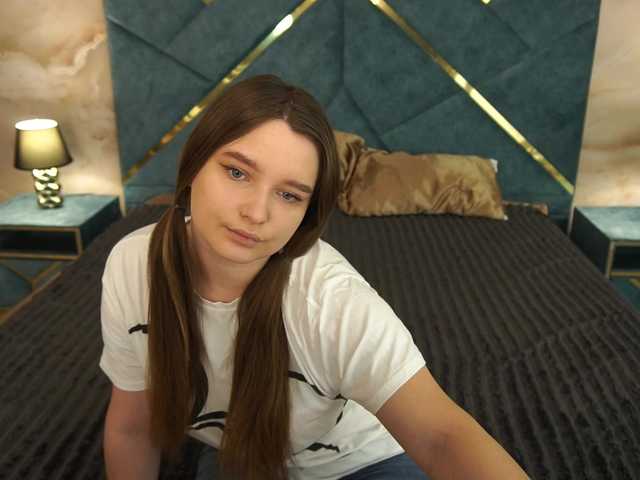MagikPeachh live cam on BongaCams
