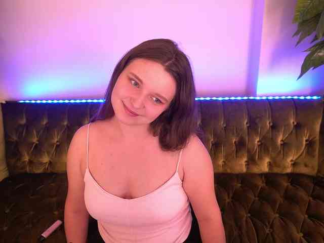Modella: MagikPeachh