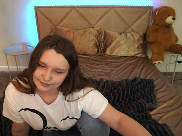 MagikPeachh webcam