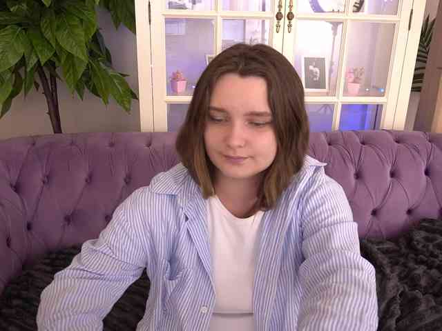 MagikPeachh Live Webcam on BongaCams