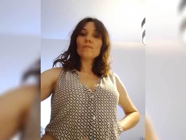 ixsaji cam belle