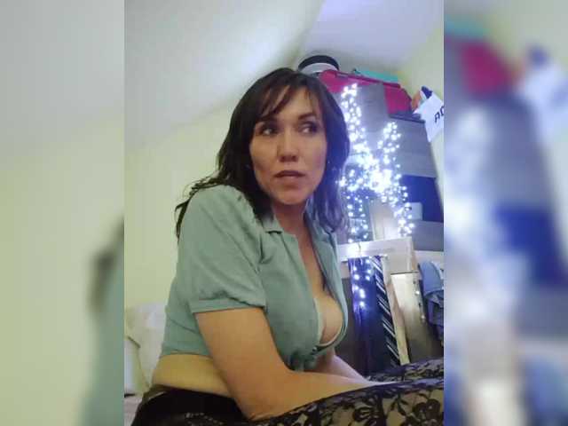 IxsaJi live cam on BongaCams
