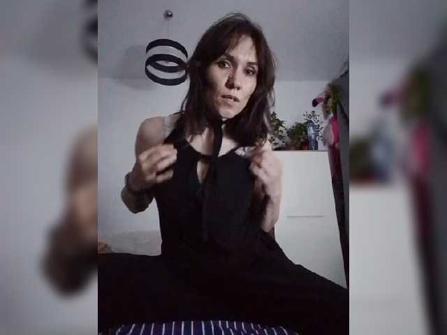 IxsaJi live cam on BongaCams