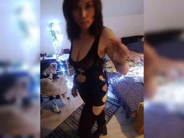 IxsaJi webcam