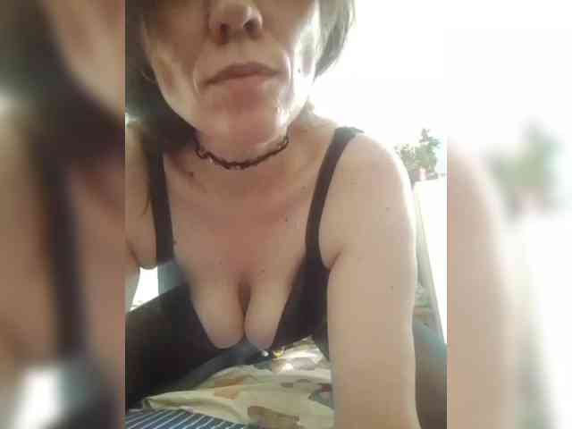 IxsaJi webcam