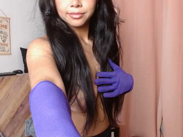 idalisVanucci live cam on BongaCams