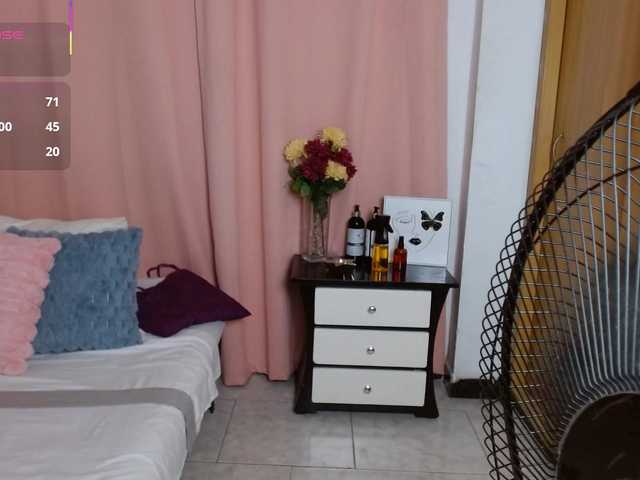 idalisVanucci live cam on BongaCams