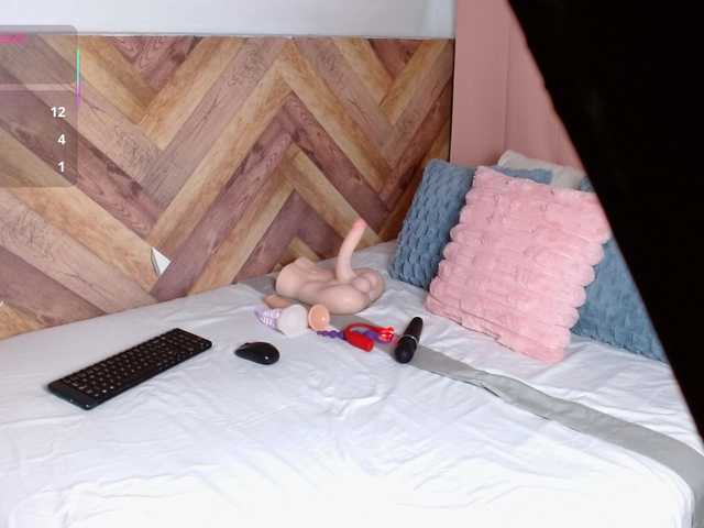 idalisVanucci live cam on BongaCams