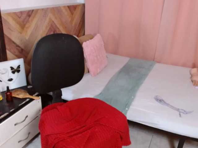 idalisVanucci live cam on BongaCams