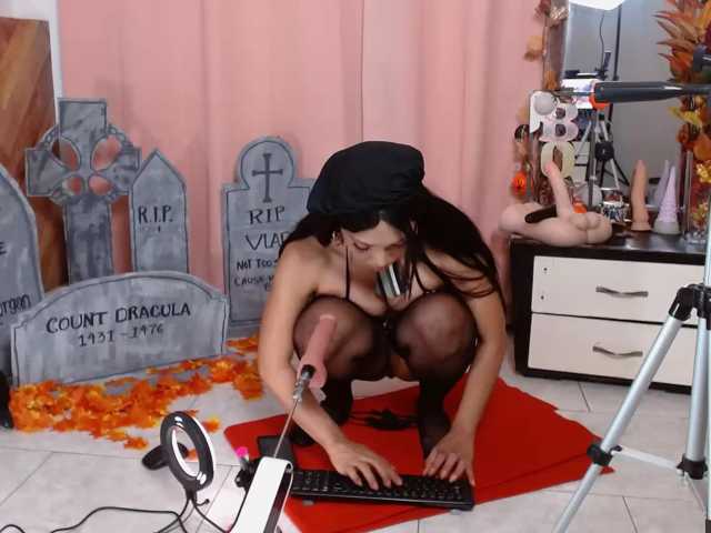 idalisVanucci live cam on BongaCams