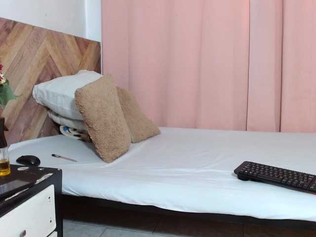 idalisVanucci live cam on BongaCams