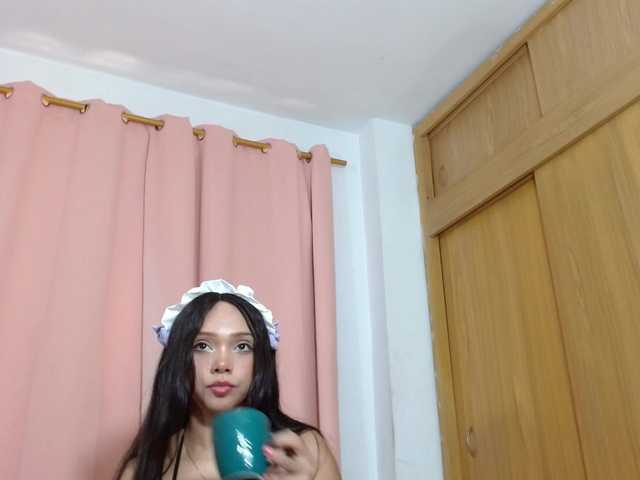 idalisVanucci live cam on BongaCams