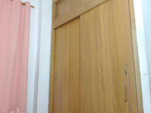 idalisVanucci live cam on BongaCams
