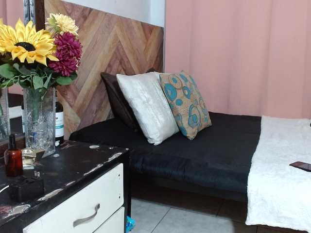 idalisVanucci live cam on BongaCams