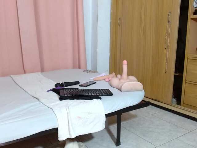 idalisVanucci live cam on BongaCams