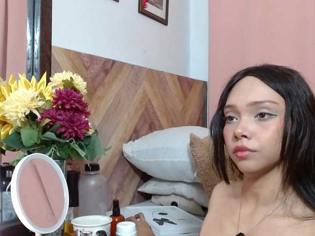 idalisVanucci live cam on BongaCams