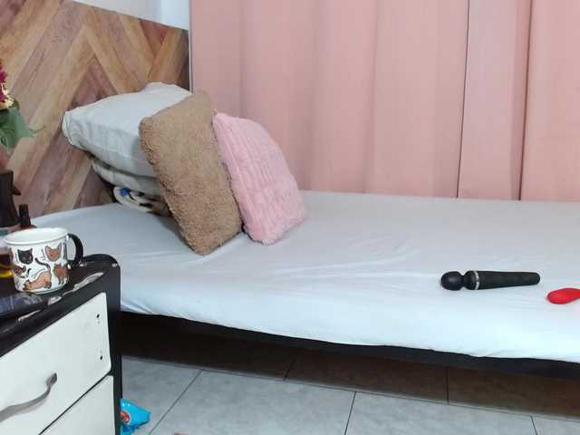 idalisVanucci live cam on BongaCams