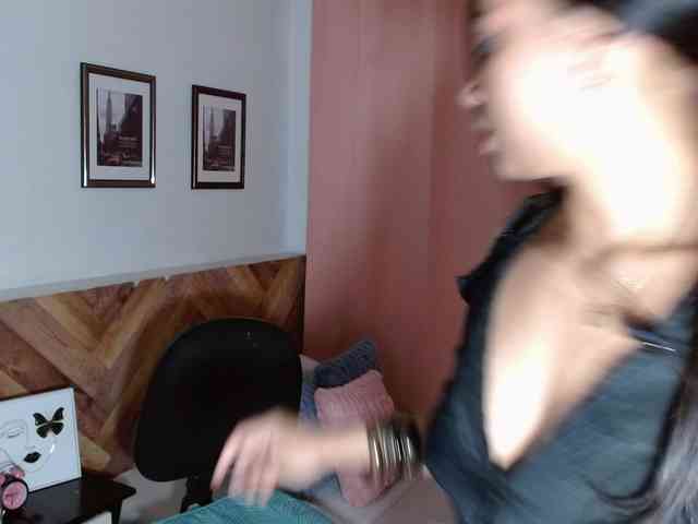 idalisVanucci webcam