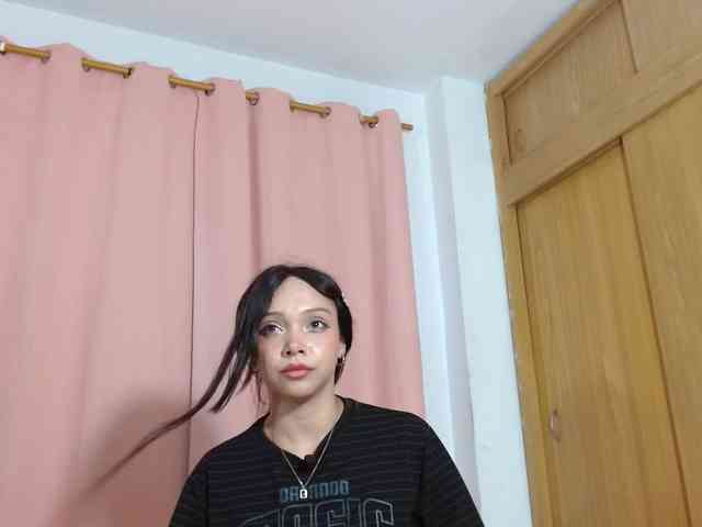 idalisVanucci webcam
