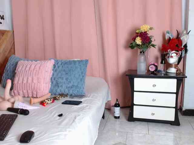 idalisVanucci webcam