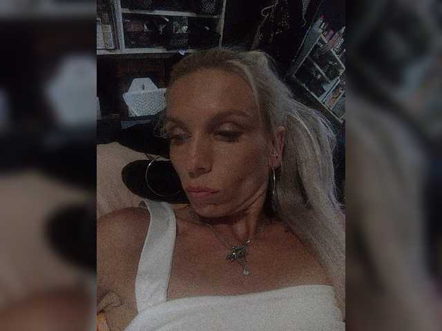 Laurien live cam on BongaCams