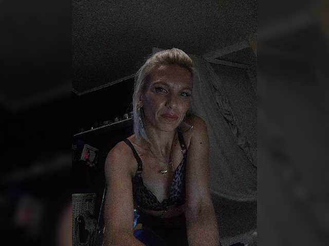 Laurien live cam on BongaCams